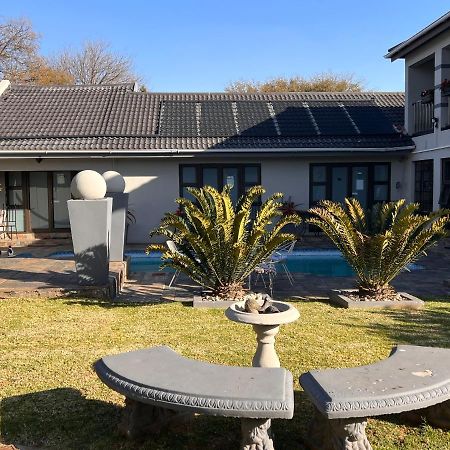 2 Op Terblanche Guesthouse Boksburg Dış mekan fotoğraf