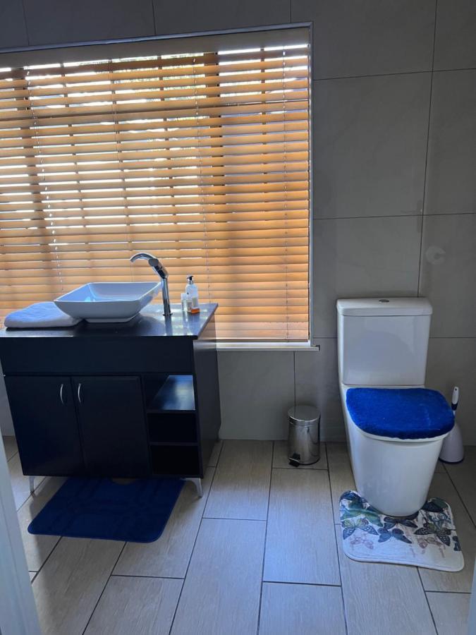 2 Op Terblanche Guesthouse Boksburg Dış mekan fotoğraf
