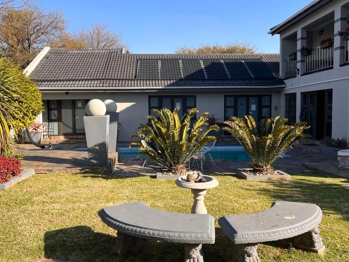 2 Op Terblanche Guesthouse Boksburg Dış mekan fotoğraf