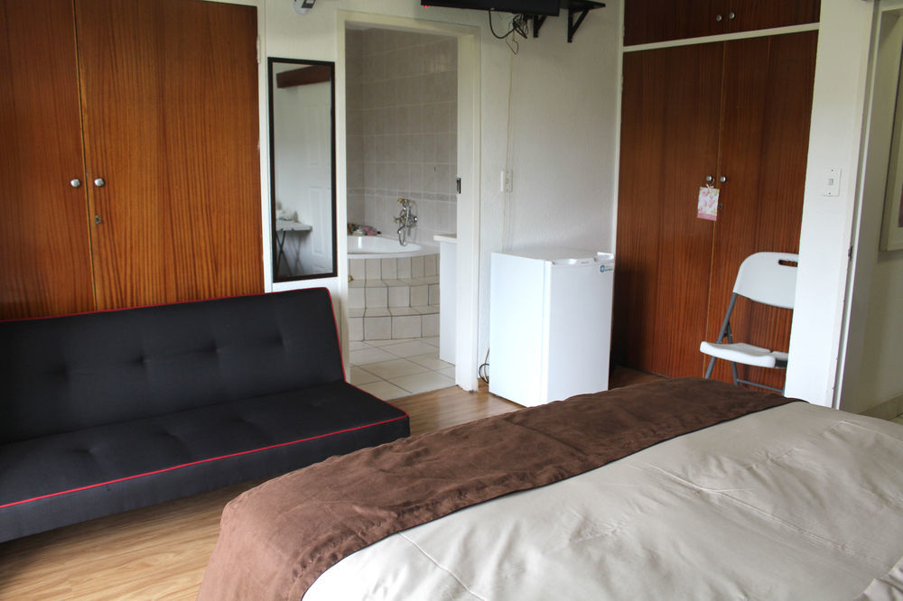 2 Op Terblanche Guesthouse Boksburg Dış mekan fotoğraf
